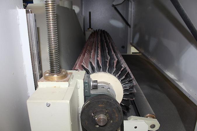Sanding Machine For Shaped Surfaces